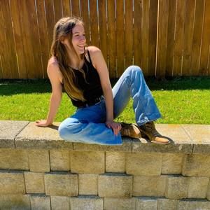 Meet your Posher, Mika